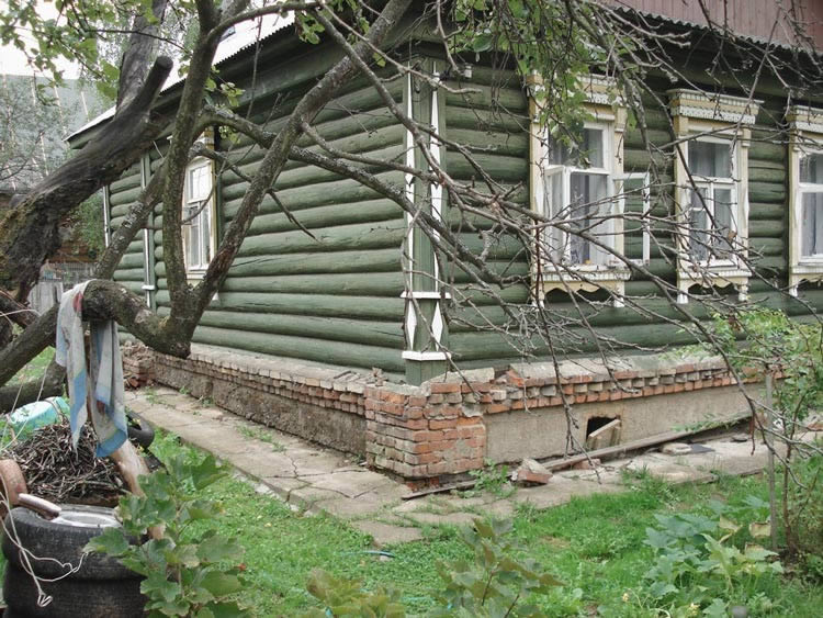 Как самостоятельно подвести фундамент под старый дом?